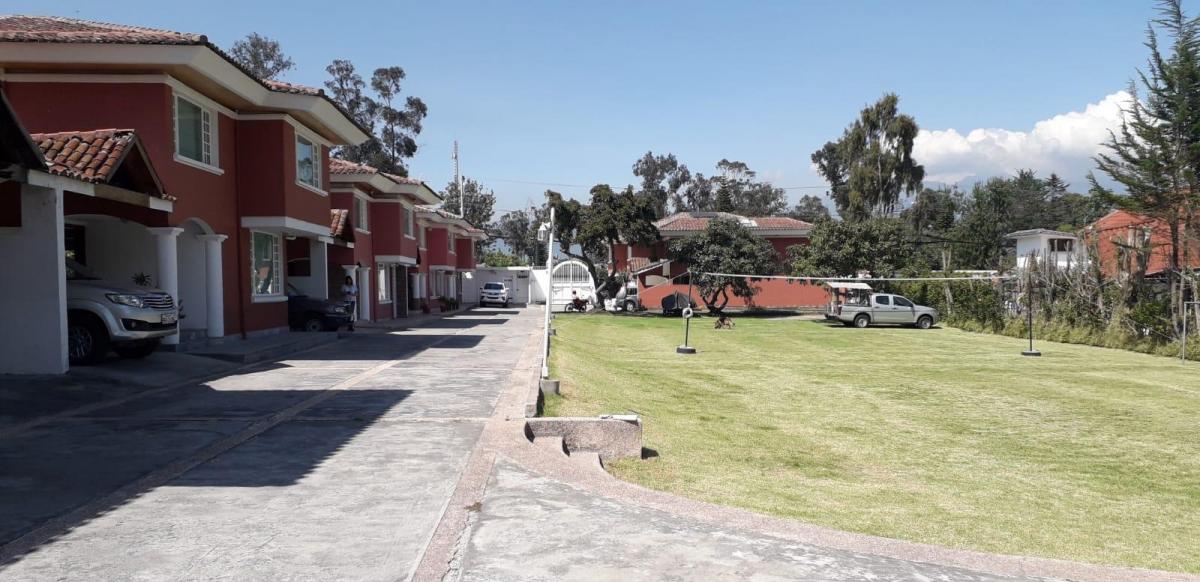 Re/max Futuro Vende Casa Independiente de 190 m² en Conjunto, Sector La Ceramica — imagen 7