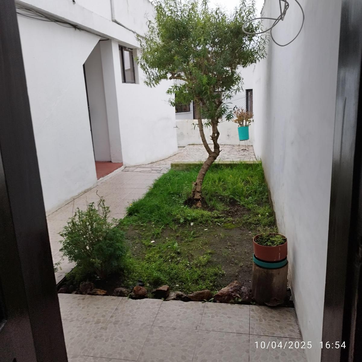 Vendo Casa Rentera de 470 m con 5 Departamentos en Ponceano Quito — imagen 9