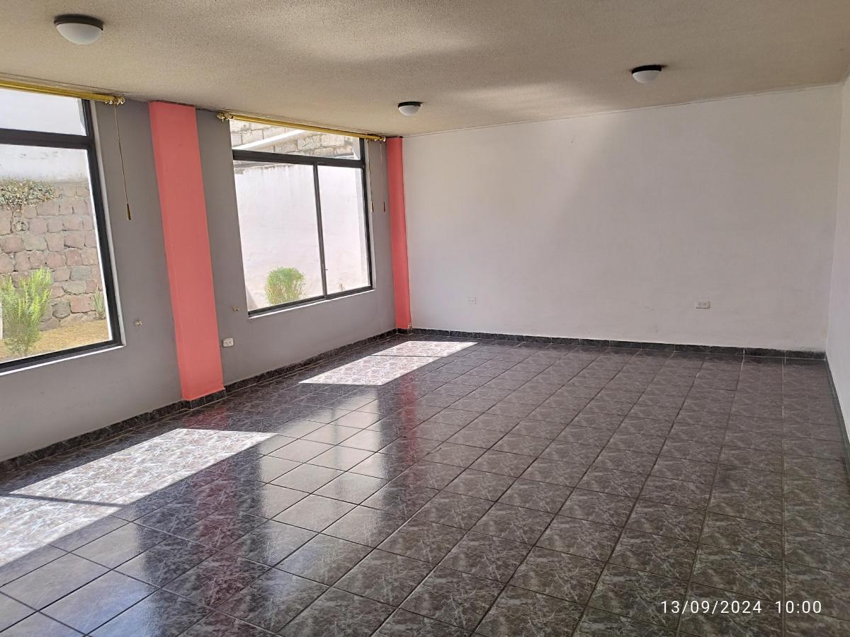 Vendo Casa Rentera de 470 m con 5 Departamentos en Ponceano Quito — imagen 7
