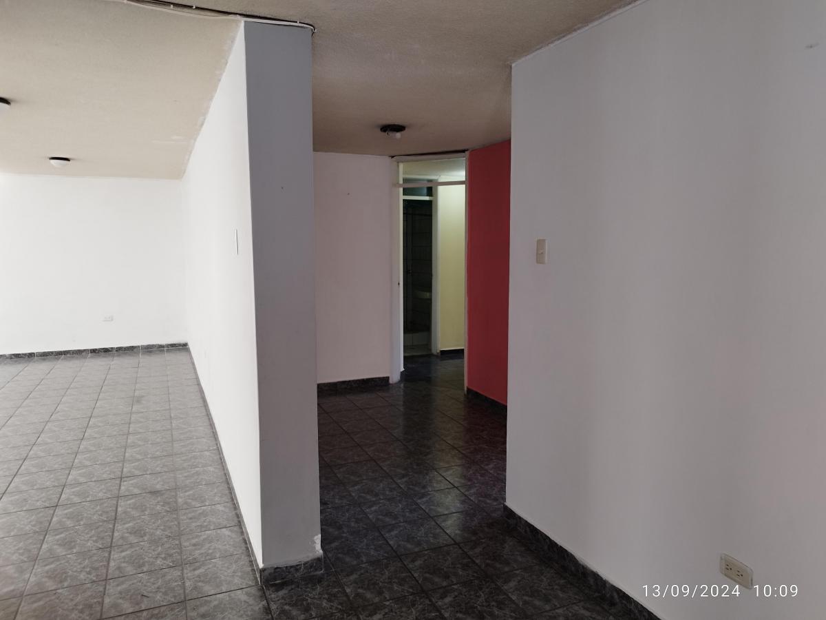 Vendo Casa Rentera de 470 m con 5 Departamentos en Ponceano Quito — imagen 3