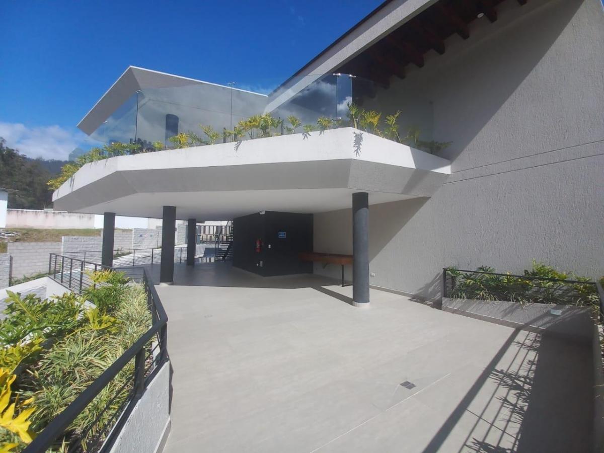 Ultima Casa Precio de Oportunidad Urbanizacion Privada - Casa de Venta — imagen 5
