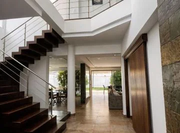 Venta Casa | Urb. Rio Grande, Samborondon | 4 Dorm. (2 Planta Baja) | Piscina y Jardin Amplio, Guayas — imagen 5