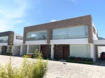 Exclusiva Casa de Venta en Tumbaco - Entrega Inmediata - Ubicación Inmejorable — imagen 4