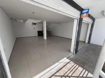 Venta Casa Comercial un Local y 5 Oficinas, Av 6 de Diciembre y de Las Hortencias — imagen 5