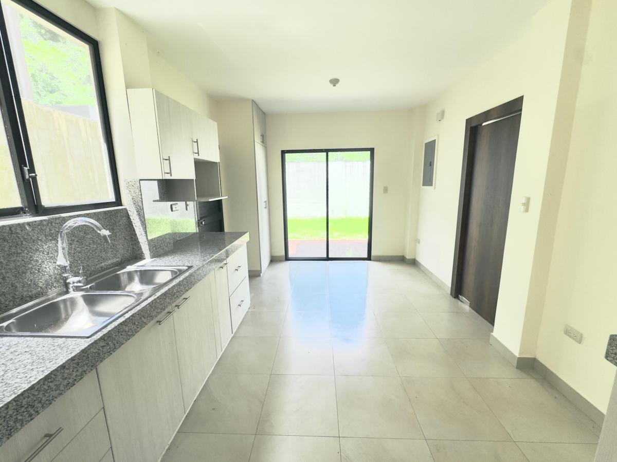 Vendo Casa de Estreno Bosques de La Costa 3 Dorm Patio Amolio, Guayas — imagen 4