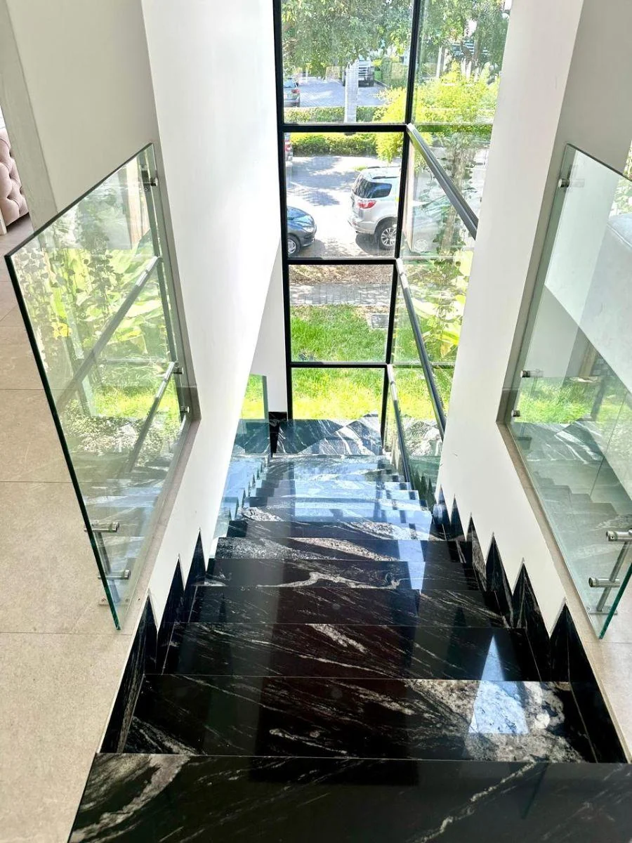 Casa con 646 m² Terreno, 5 Recámaras en Venta en Samborondón, Guayas — imagen 3