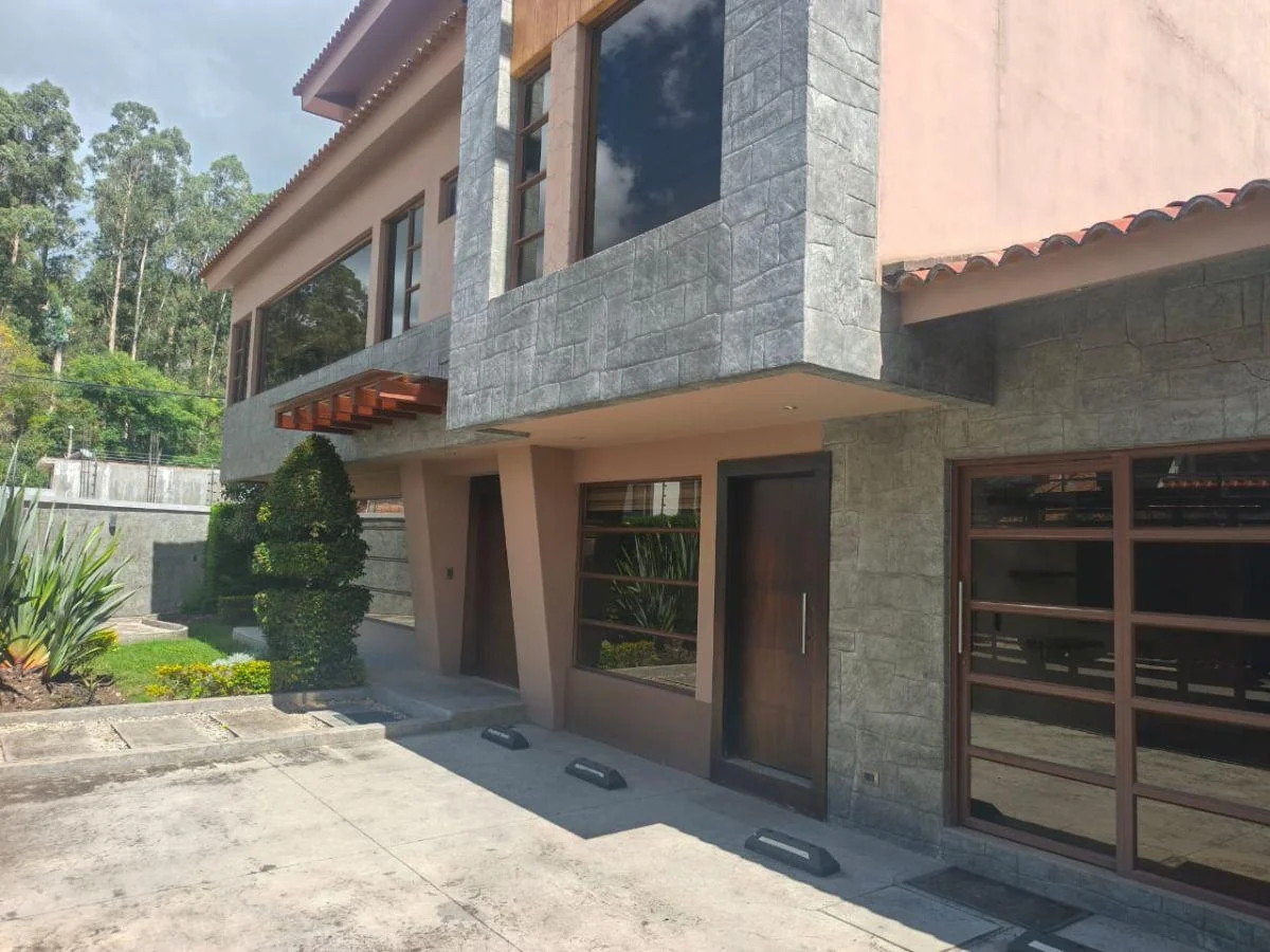 Hermosa Casa de Lujo en La Ciudadela de Los Ingenieros, Azuay — imagen 4