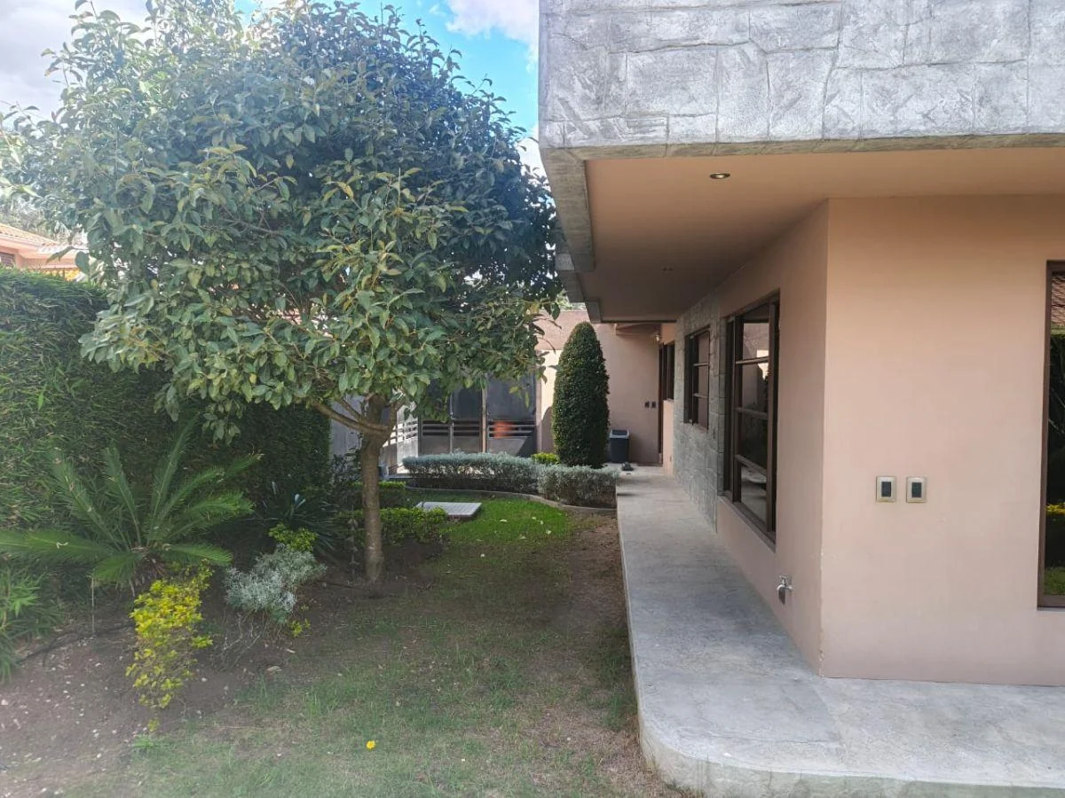 Hermosa Casa de Lujo en La Ciudadela de Los Ingenieros, Azuay — imagen 3