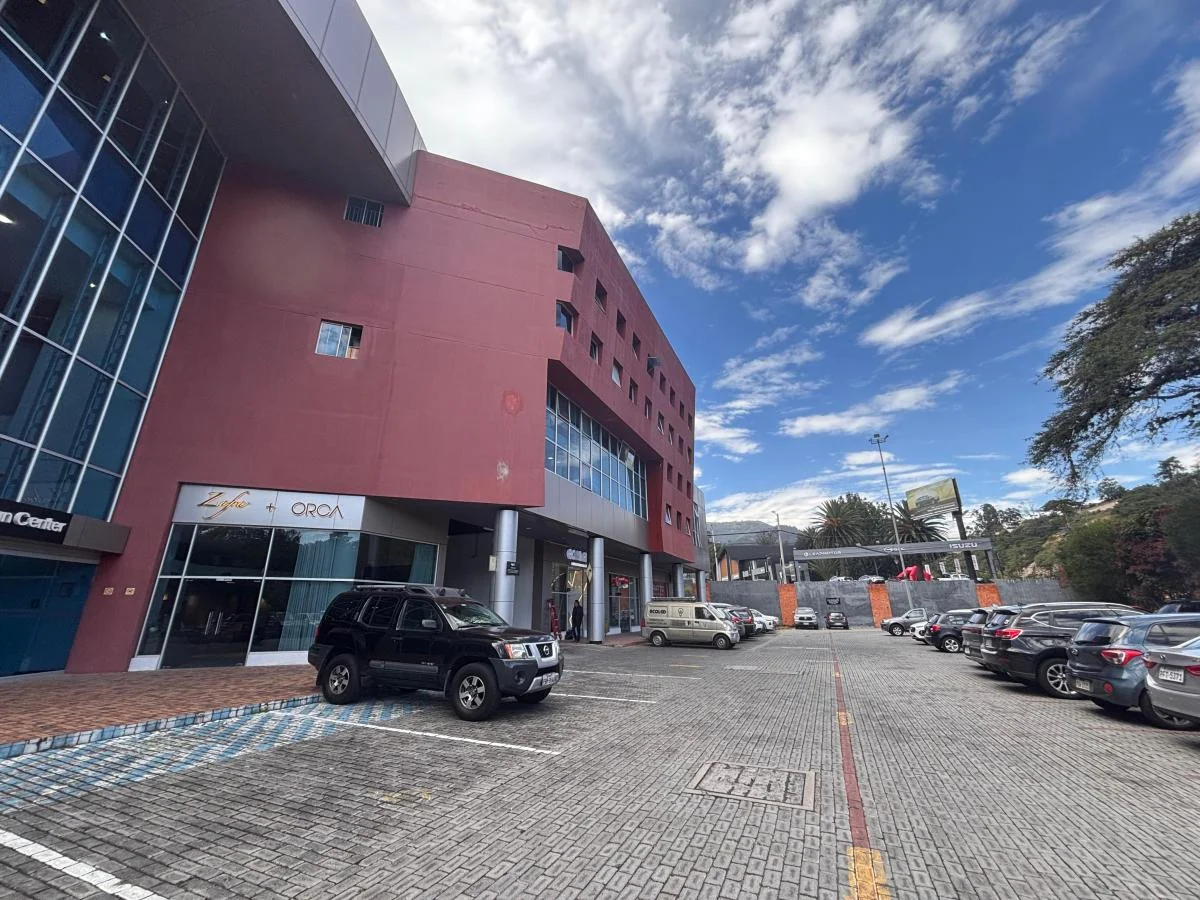 Vendo Oficina con Mezanine de 143 m² en Cumbayá — imagen 3