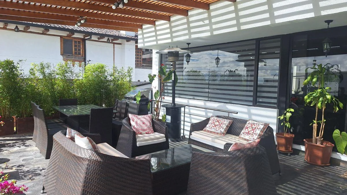 Kanda Inmobliaria Vende Bosque Casa de Lujo 4 Dorm. con Amplio Jardin — imagen 5