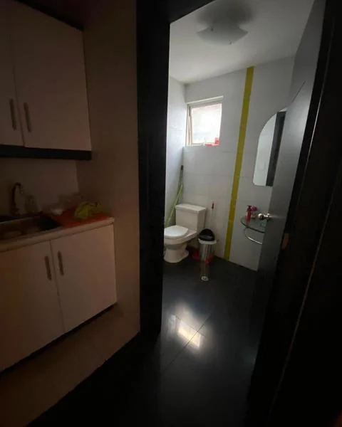 Preciosa Oficina en El Quito Tenis 400 Renta 160.000 Venta! — imagen 3
