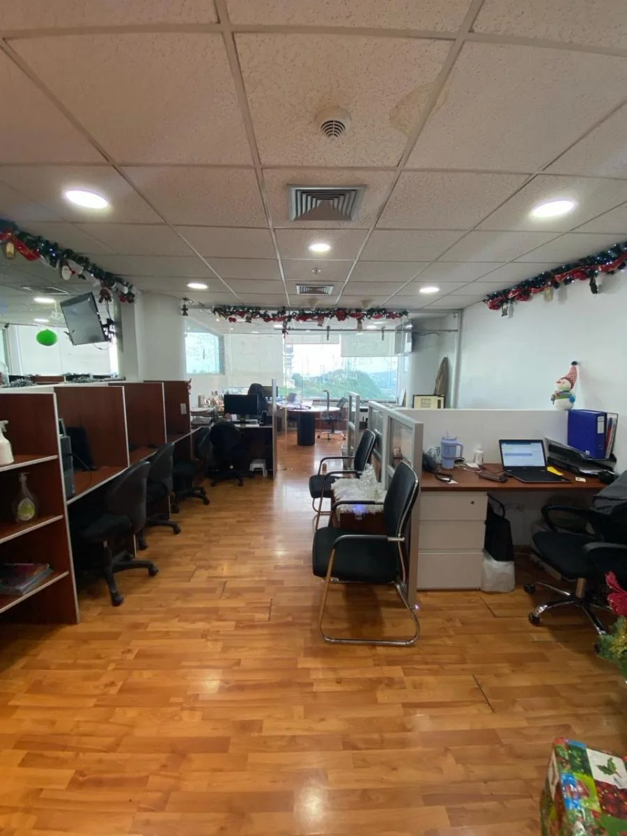 En Venta, Hermosa Oficina, Edificio The Point, Puerto Santa Ana, Guayas — imagen 5