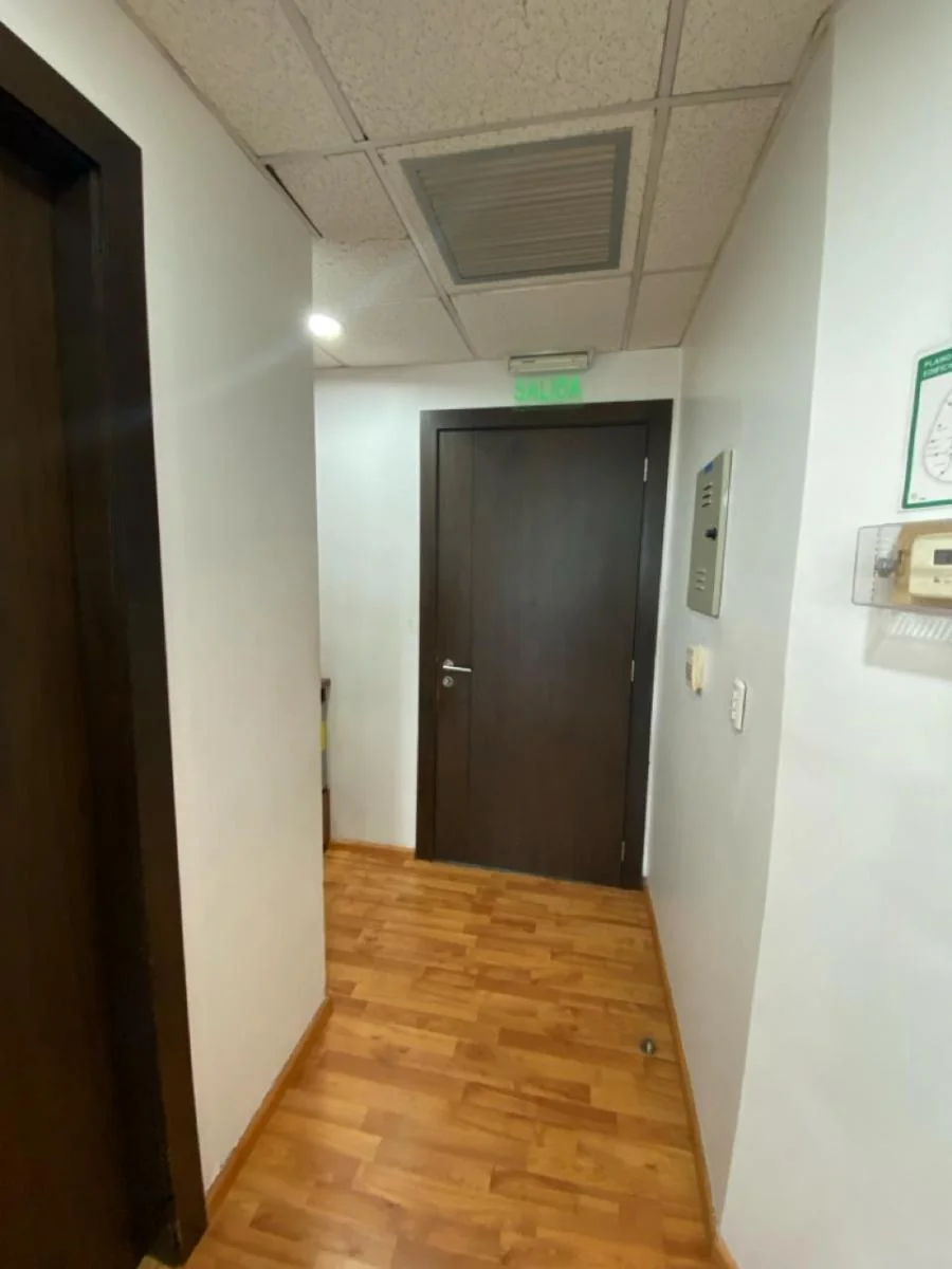 En Venta, Hermosa Oficina, Edificio The Point, Puerto Santa Ana, Guayas — imagen 3