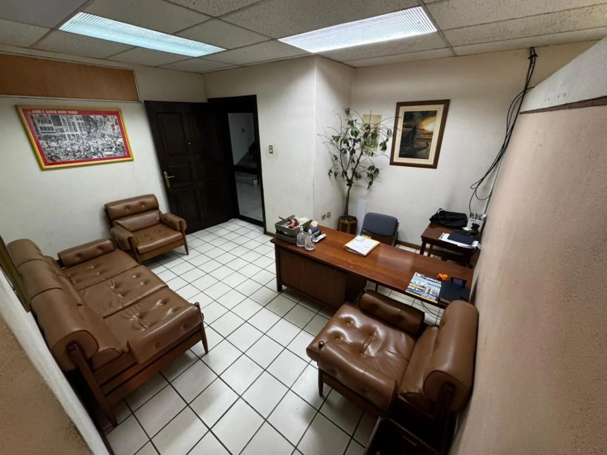 Oficina de Oportunidad en El Edificio “las Terrazas”, Guayas — imagen 4