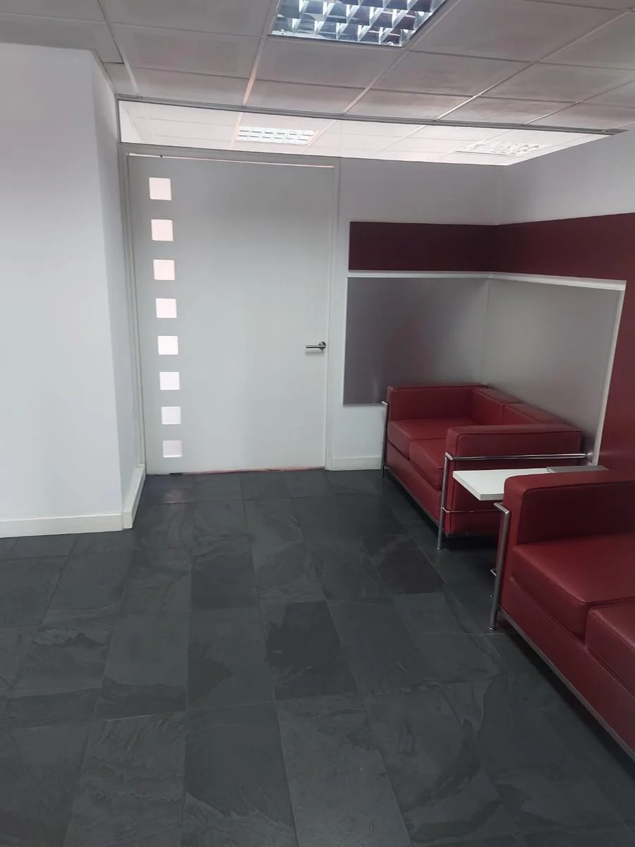 Oficina de Venta Ubicada en Quito, Edificio Concorde, 12 de Octubre — imagen 5