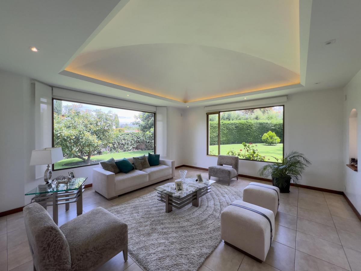 Casa de Venta con Gran Terreno en Puembo. Excelente Precio. La Mejor Zona de Puembo — imagen 4