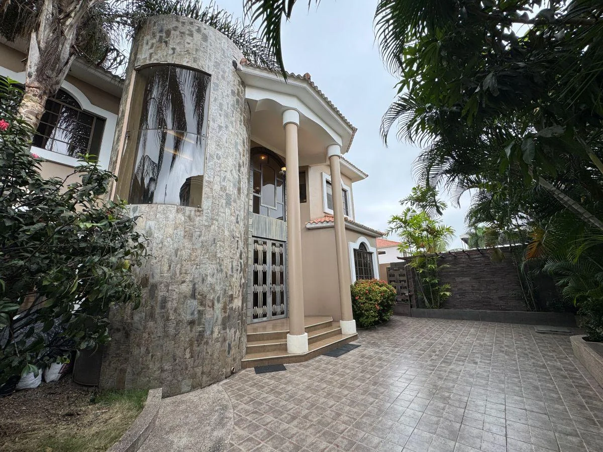 Se Vende Casa de 5 Dorm. en Urb. Aquamarina con Piscina, Samborondón. Guayas — imagen 4