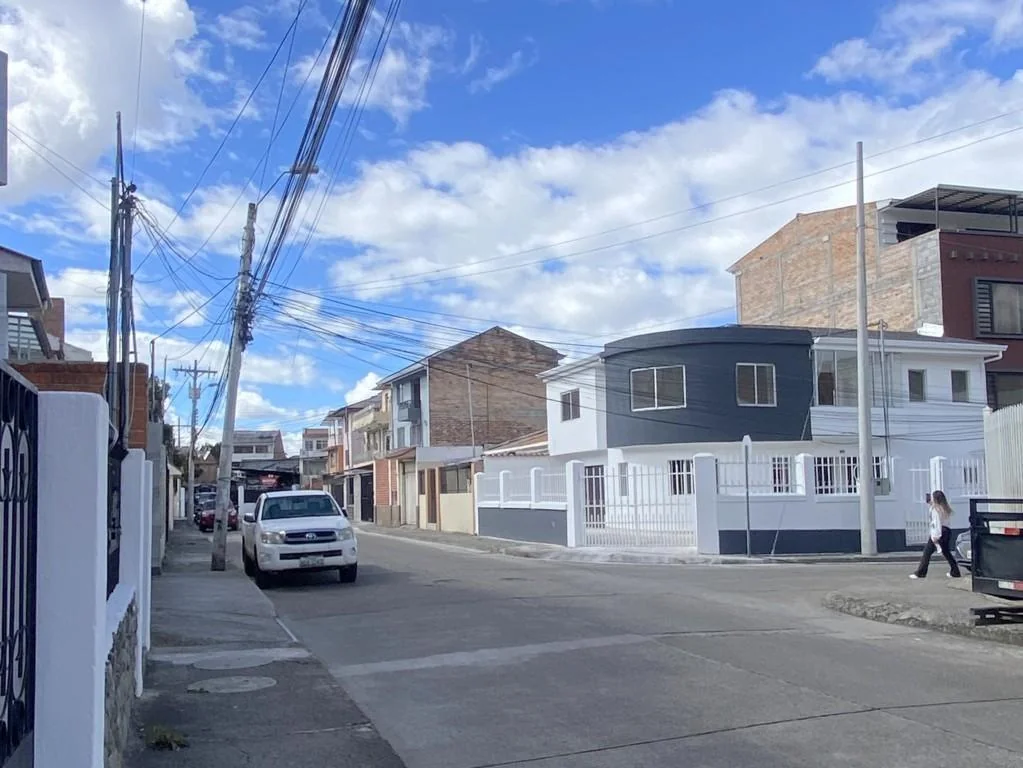 Casa en Venta, Comercial y Rentera, Sector Mercado 12 de Abril Cuenca Ec. Azuay — imagen 4