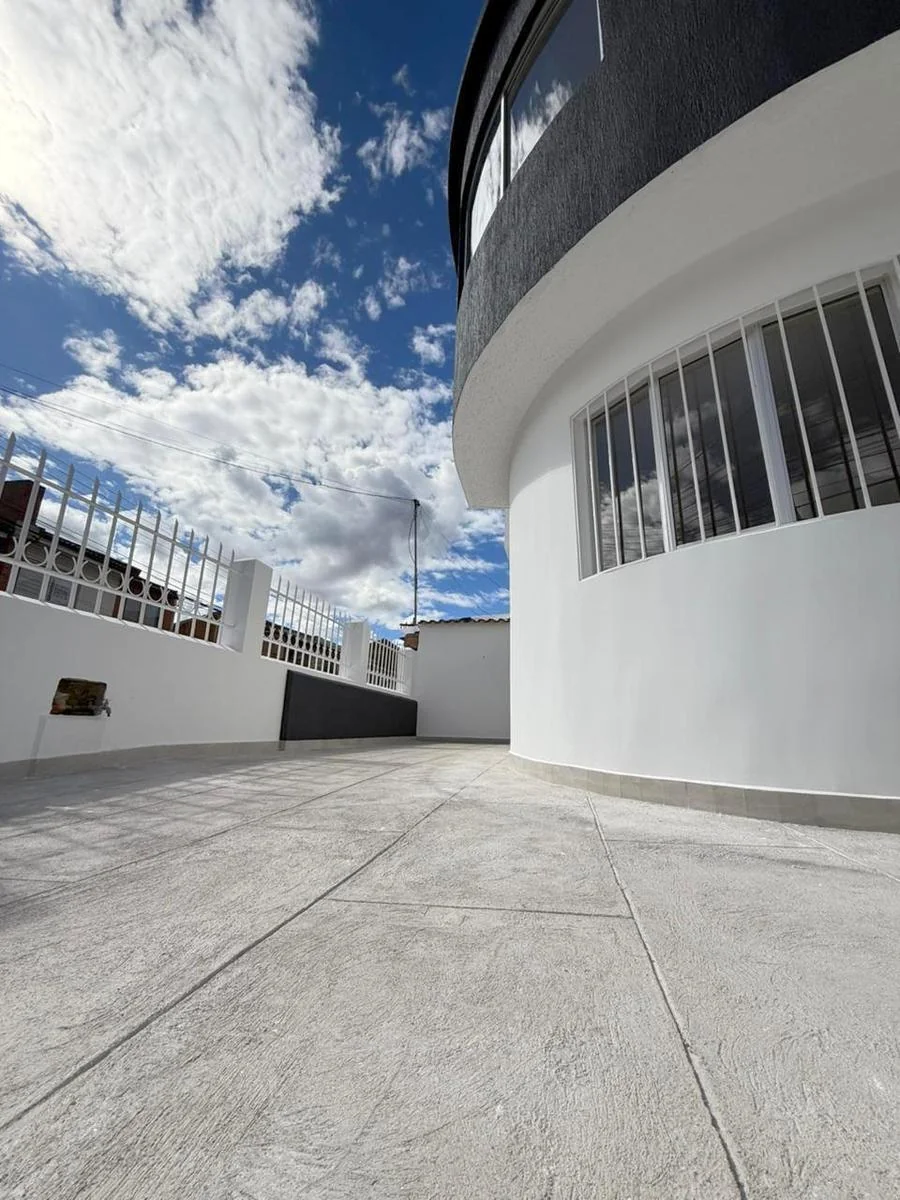 Casa en Venta, Comercial y Rentera, Sector Mercado 12 de Abril Cuenca Ec. Azuay — imagen 3