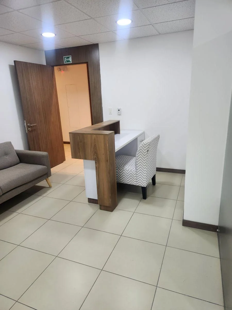 Oficina Comercial de 64 m² en Venta en Edificio Emporium en Puerto Santa Ana, Guayas — imagen 3