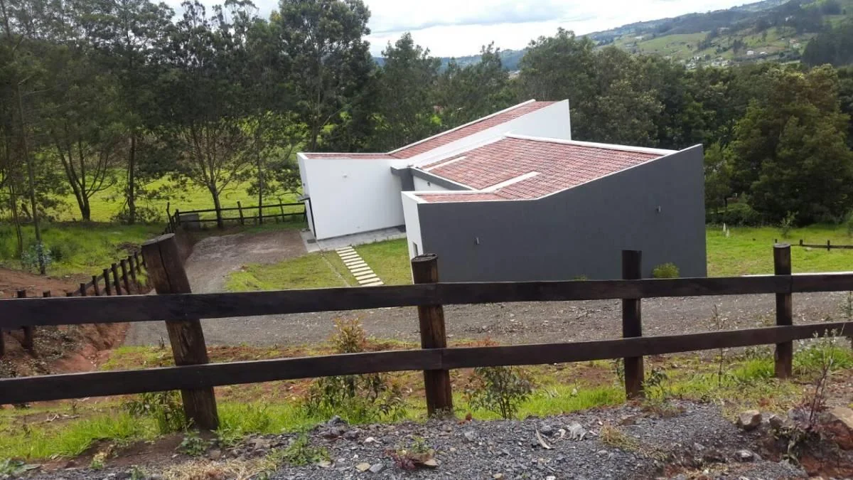Terreno en Venta, Sector Tarqui, Azuay — imagen 3