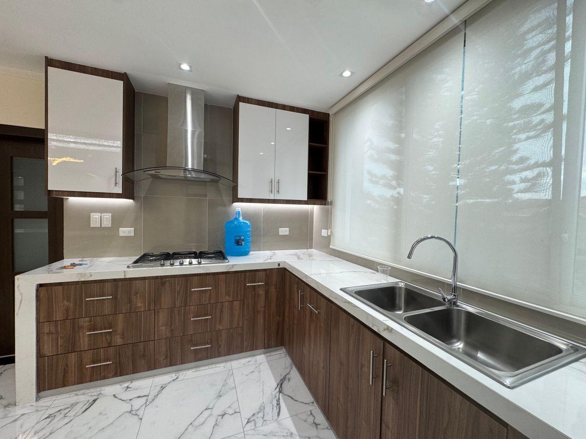 Se Alquila / Se Vende Lindo Departamento Puerto Azul, Guayas — imagen 4