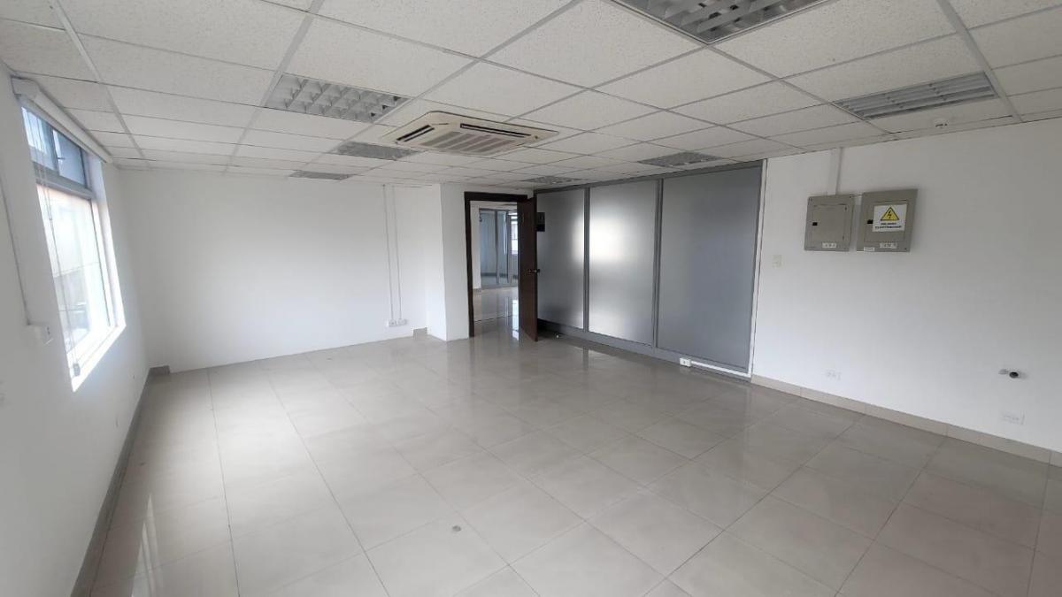 En Venta Oficina en El Centro de Guayaquil - Mae. Recalde, Guayas — imagen 3
