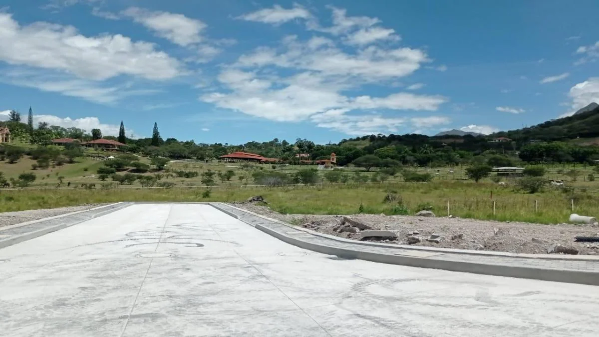 Lotes en Venta con Todas Las Obras en Yunguilla, Azuay — imagen 4