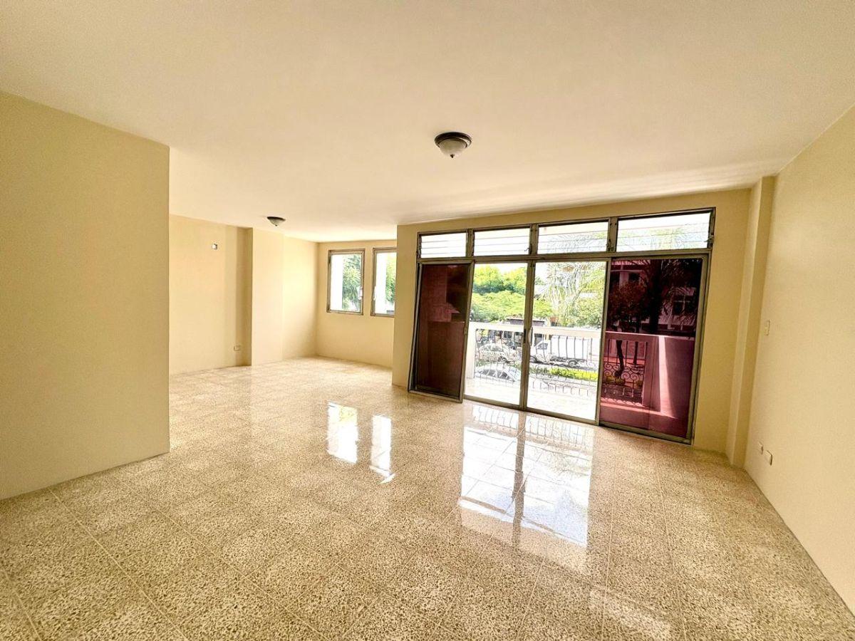 Urdesa Central. en Venta Departamento Remodelado, 3 Dorm., Garaje, Guayas — imagen 4