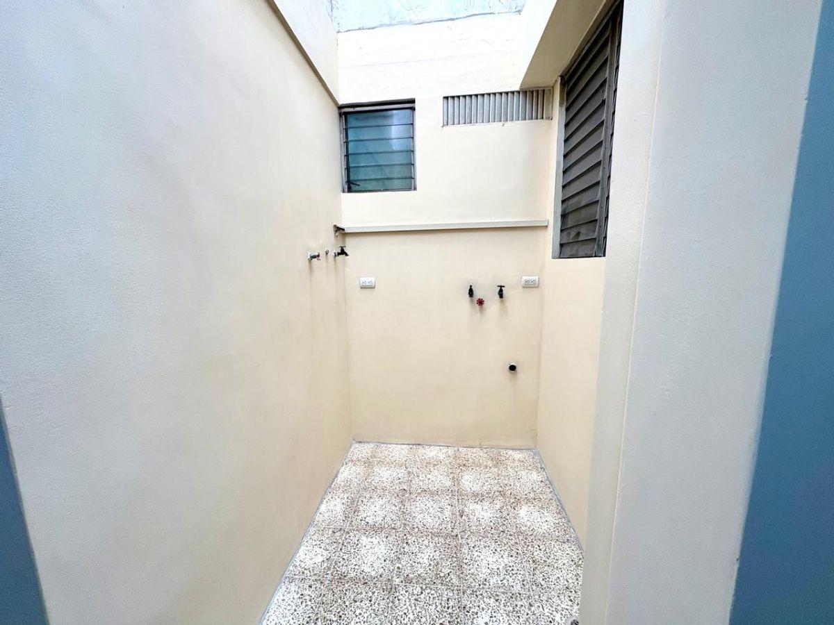 Urdesa Central. en Venta Departamento Remodelado, 3 Dorm., Garaje, Guayas — imagen 3