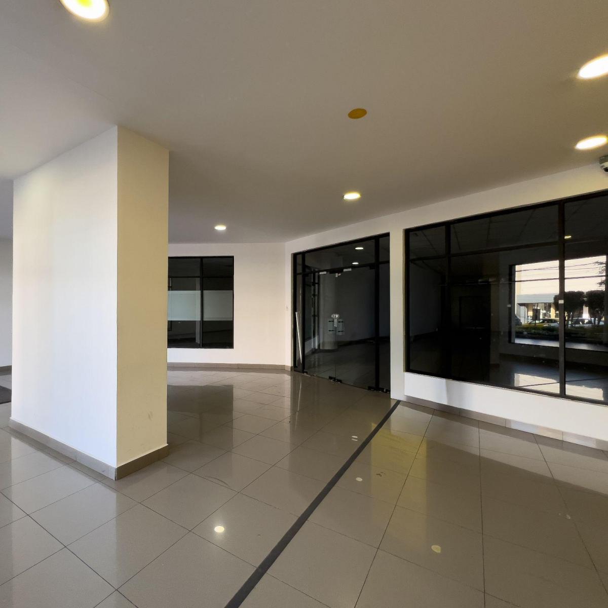 Oficinas, Locales Comerciales, Bodegas y Estacionamientos en Edificio Centrum, El Bosque — imagen 3