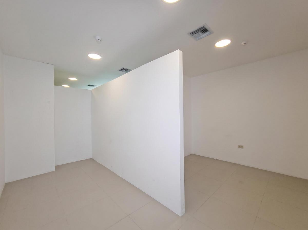 Oficina en Venta o Alquiler, 40 m² en 1er Piso Alto - Edificio de Oficinas de Villa Club, Cive, Guayas — imagen 4