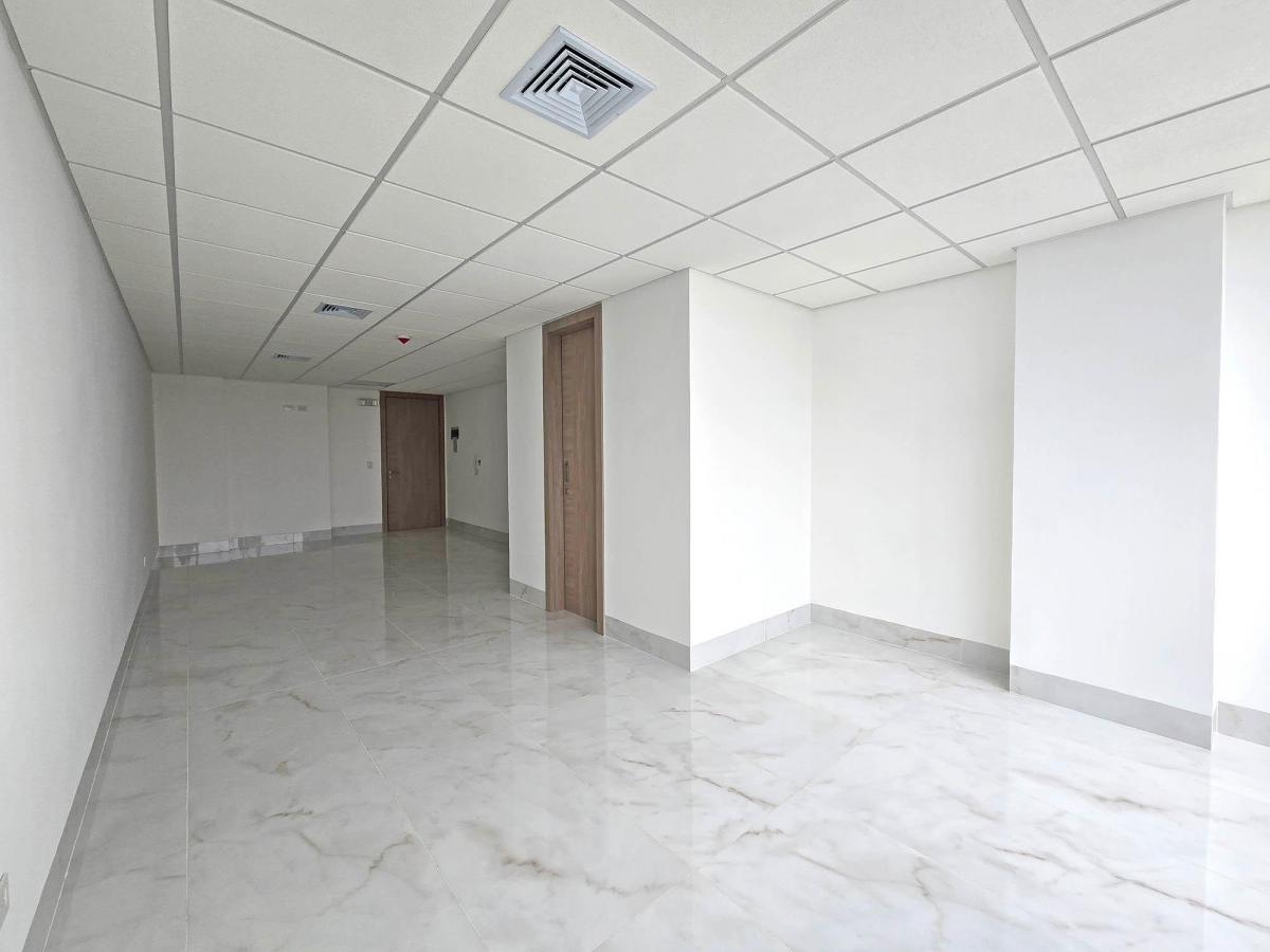 Oficina en Venta de Estreno con Vista a La Ciudad - Torre Millenium Corporativo, Guayas — imagen 5