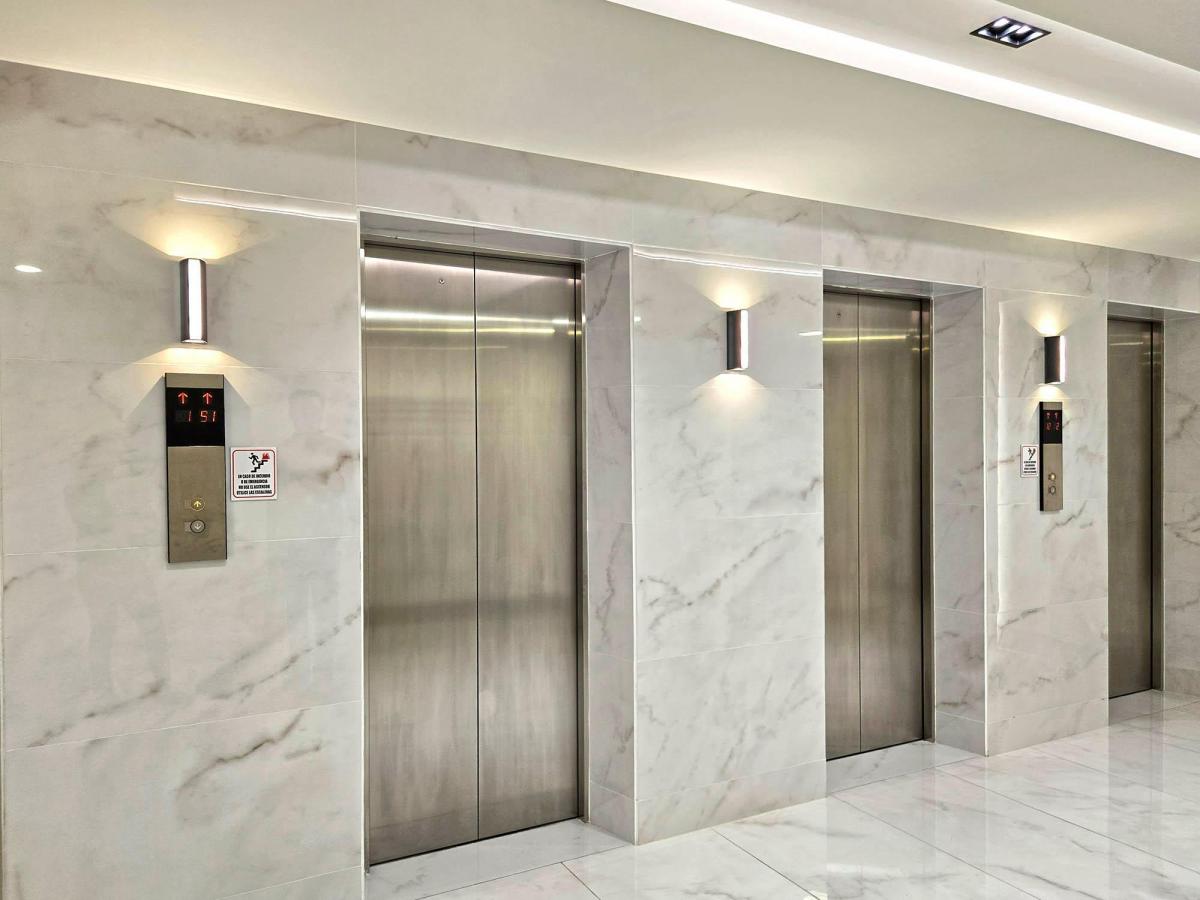 Oficina en Venta de Estreno con Vista a La Ciudad - Torre Millenium Corporativo, Guayas — imagen 4