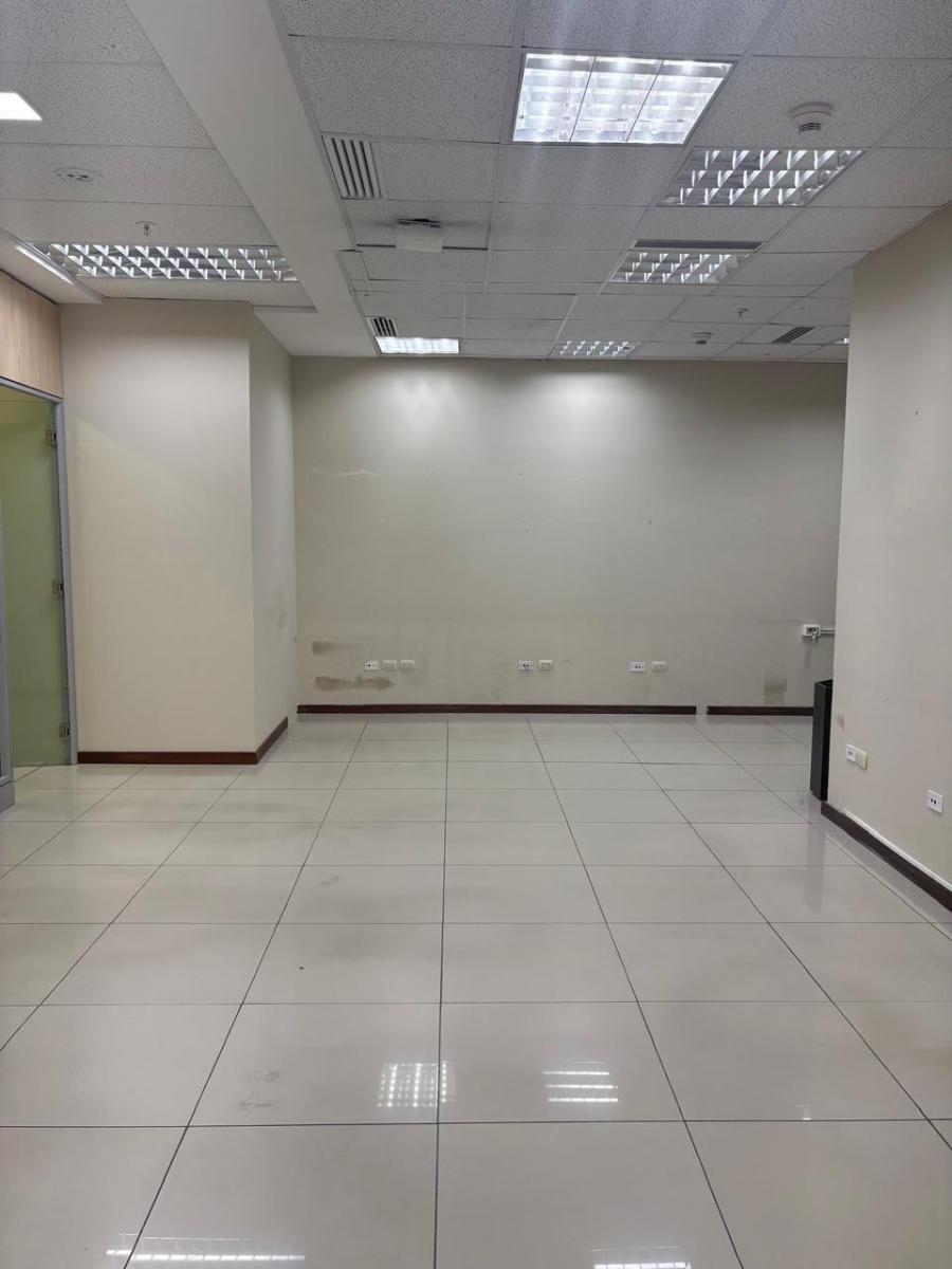 Vendo Excelente Oficina Edificio Xima en Samborondon, Guayas — imagen 5