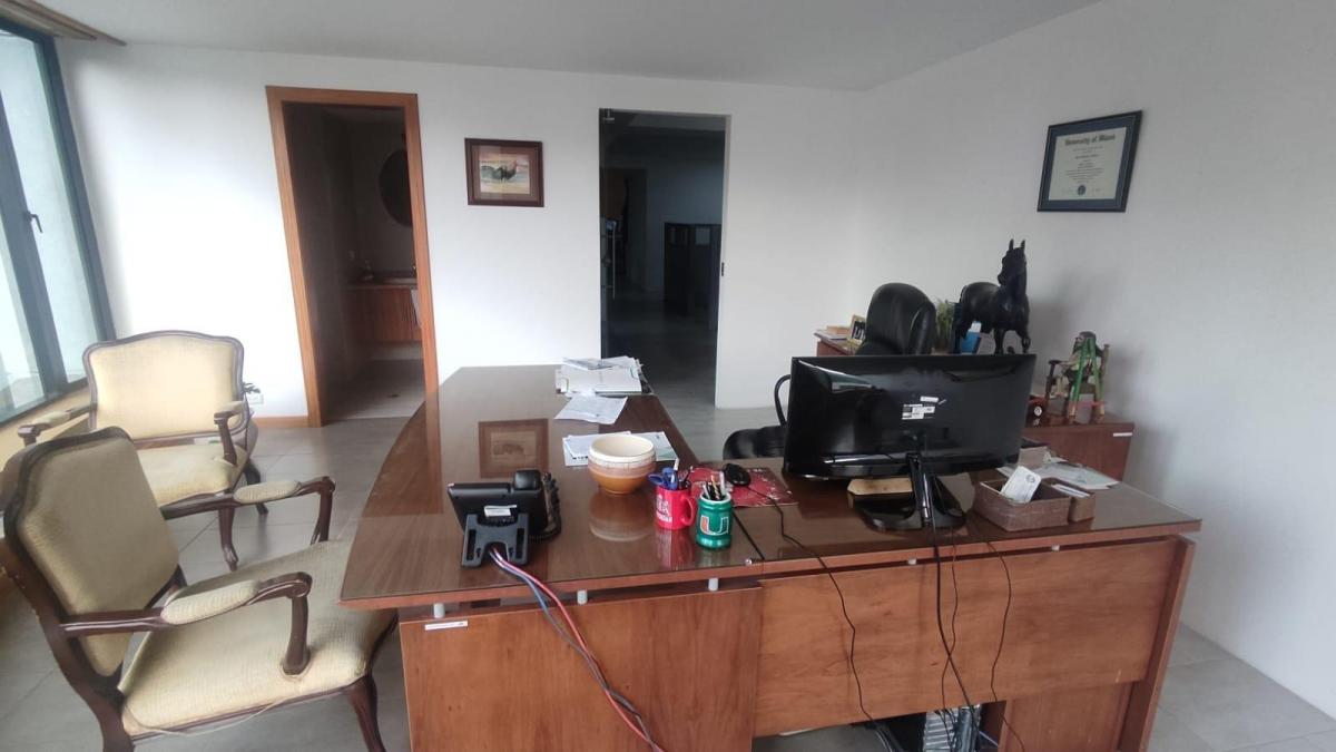 Oportunidad Oficina de Venta Parcialmente Amoblada - Sector Carolina — imagen 3