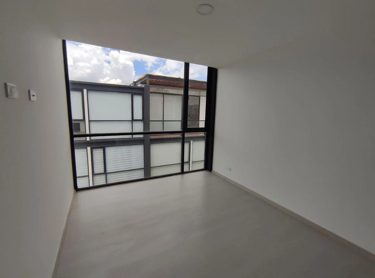 Venta Departamento con Terraza 3 Dorm. en Tumbaco — imagen 3