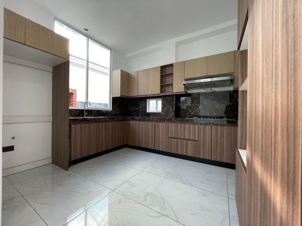 Casa con Bases Para 3 Pisos Mas — imagen 3