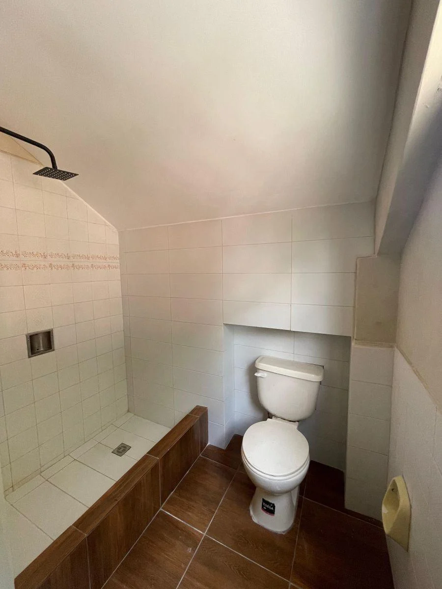 7355. Urdesa Norte - Vendo Casa Tipo Town House 4 Dorm., $95.000. Guayas — imagen 4