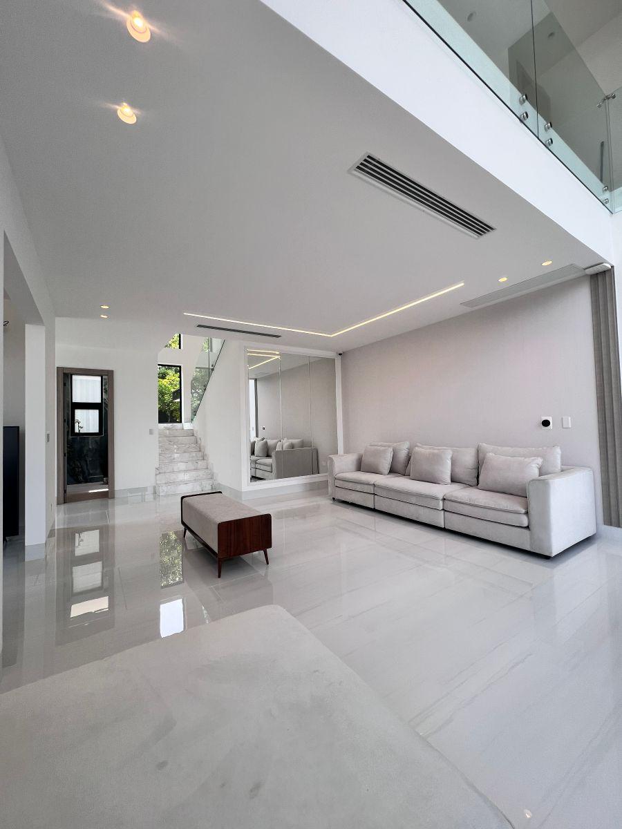 En Venta Preciosa Casa Vista Al Lago - Blue Bay - Isla Mocoli, Km. 6.5 Samborondon - 550 m², Guayas — imagen 7