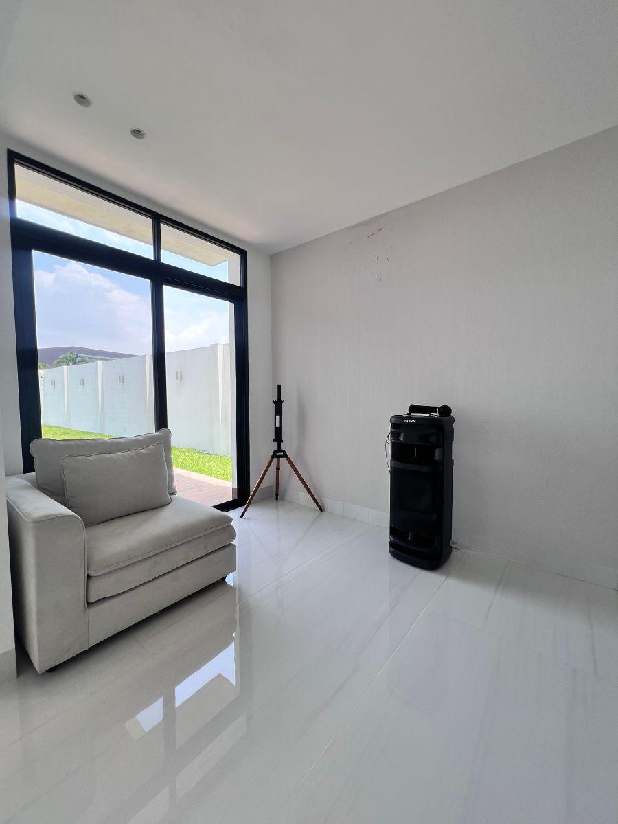 En Venta Preciosa Casa Vista Al Lago - Blue Bay - Isla Mocoli, Km. 6.5 Samborondon - 550 m², Guayas — imagen 3