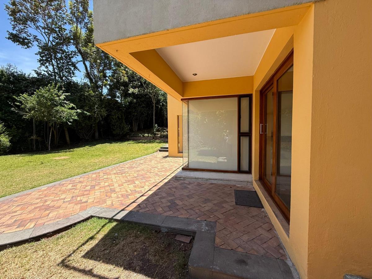 Vendo Casa Fabulosa Rincón del Valle, Terreno 1.131 m², Construcción 580 m² — imagen 3