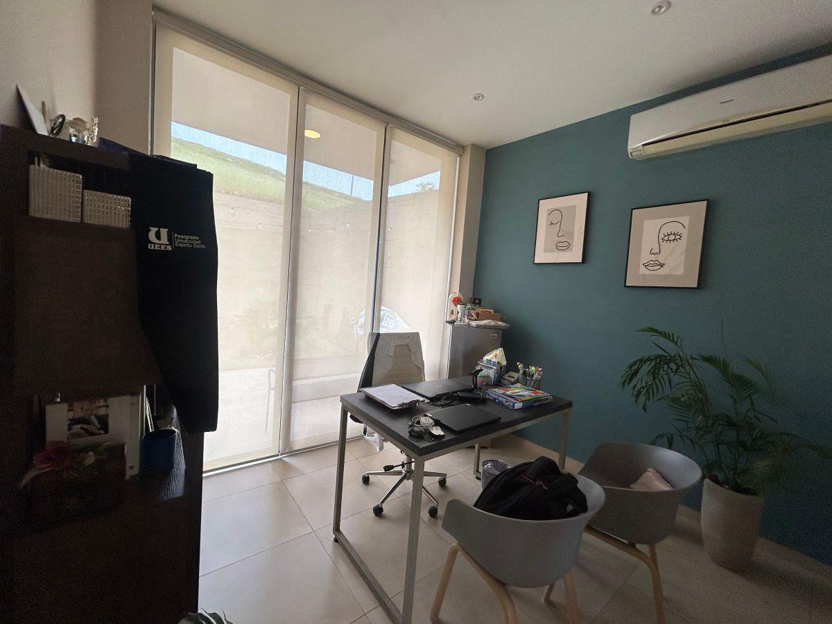Se Vende Moderna y Elegante Casa en Urbanización El Condado – Vicolinci, Guayas — imagen 5