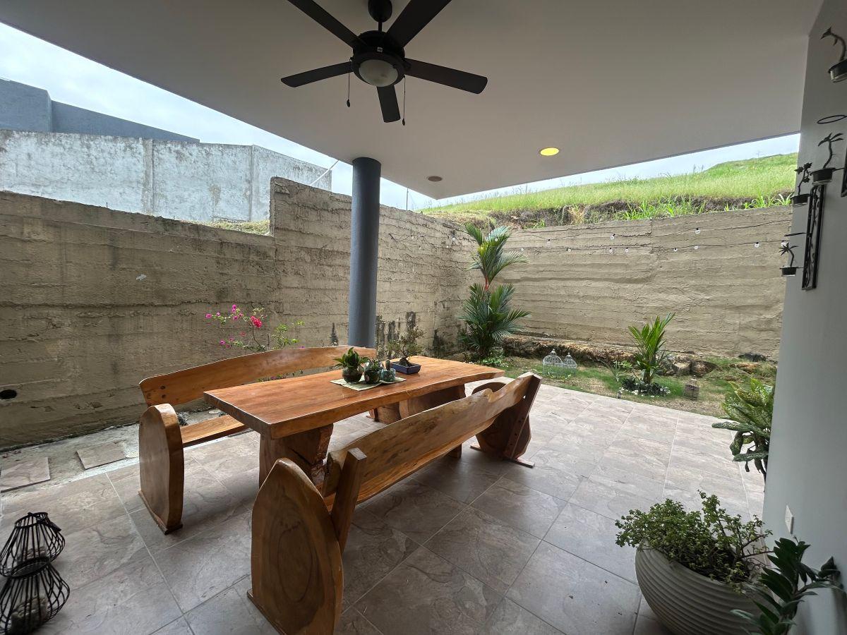 Se Vende Moderna y Elegante Casa en Urbanización El Condado – Vicolinci, Guayas — imagen 4