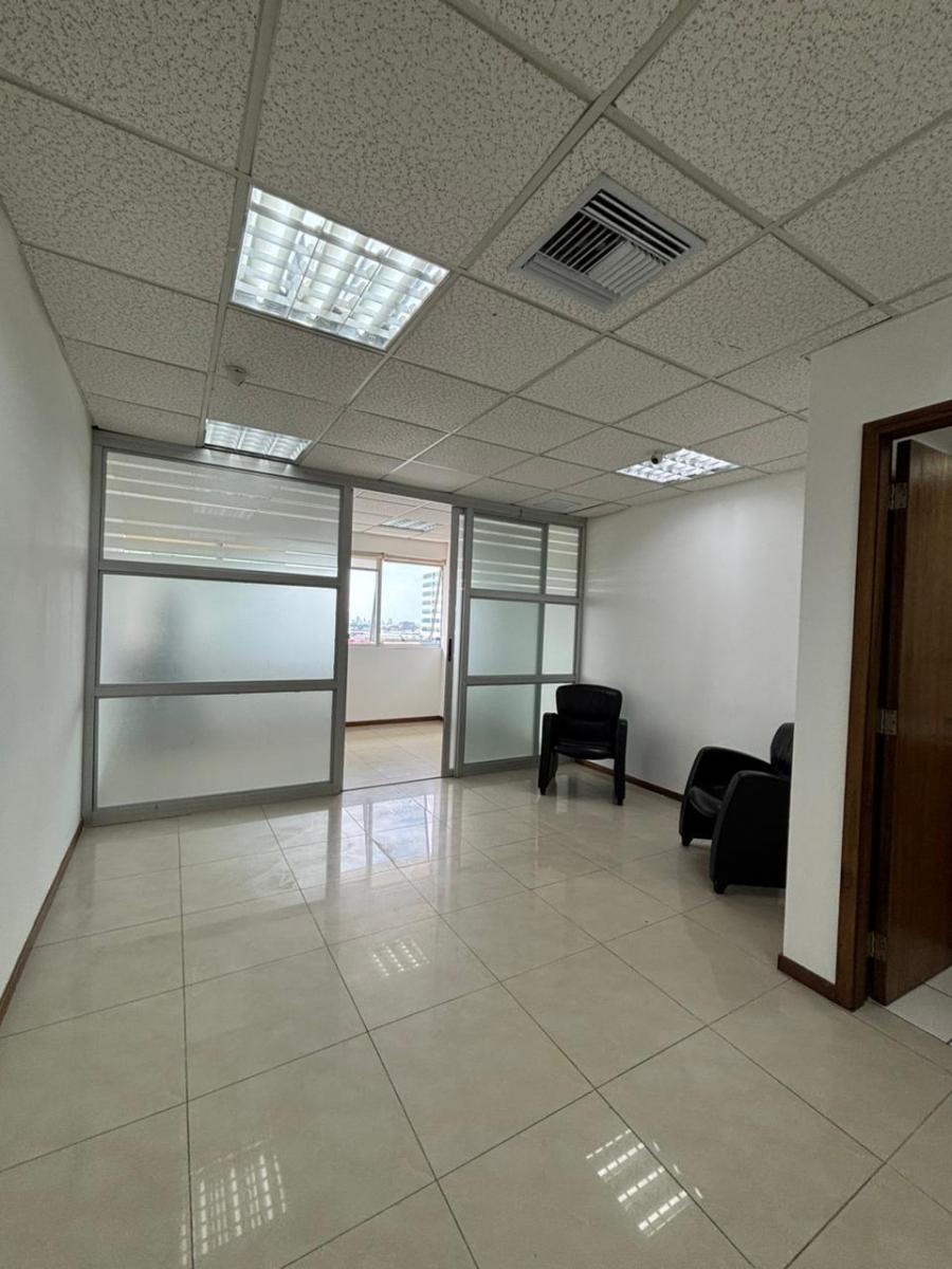 Venta Oficina Trade Building Sin Parqueo Cerca Al Mall del Sol, Guayas — imagen 5