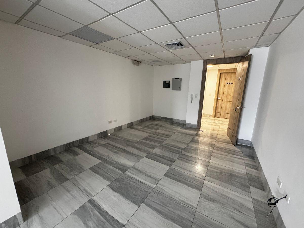 Venta de Oficina en El Ed. Platinium II Av León Febres Cordero, Guayas — imagen 3