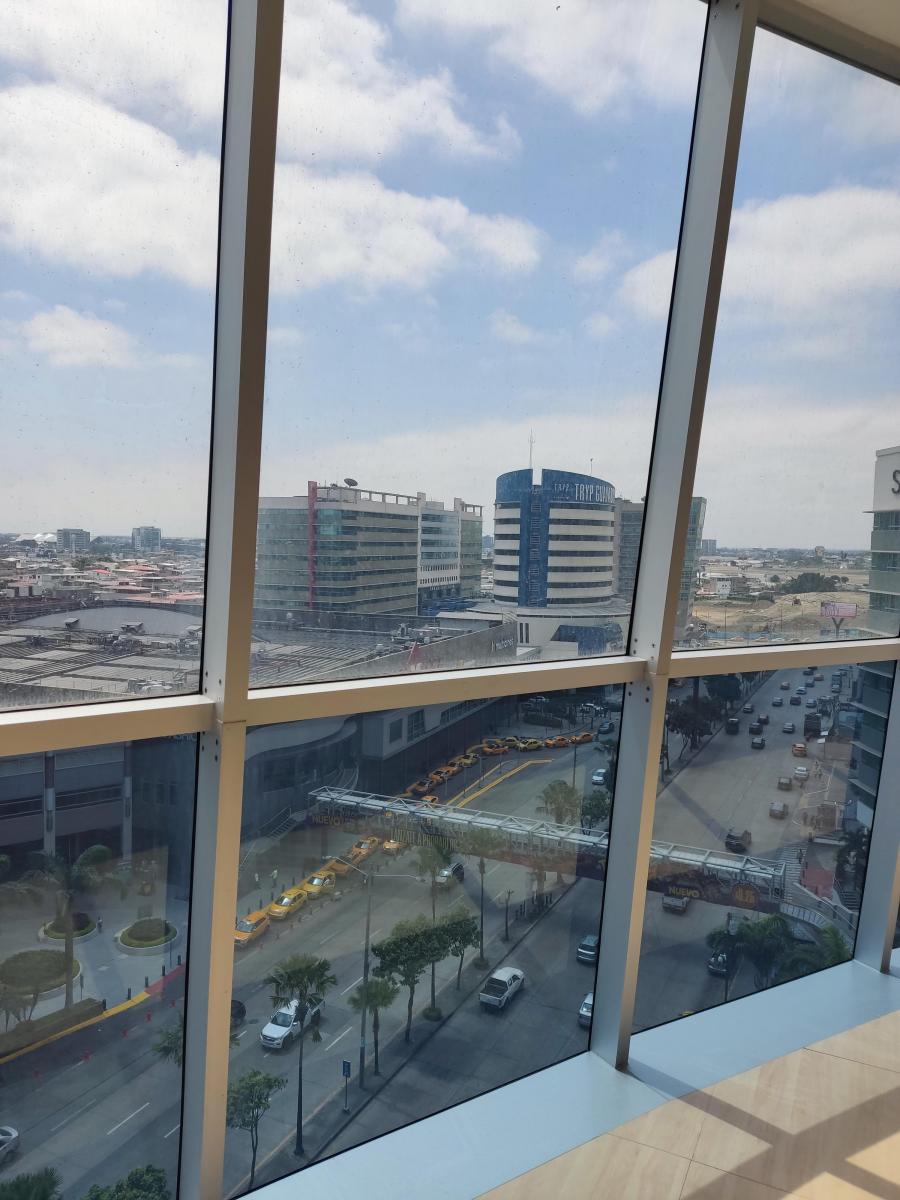 Norte Gye, Mall del Sol Vendo Oficina 42 m² con 2 Parqueos Edificio 100 Bp, Guayas — imagen 4
