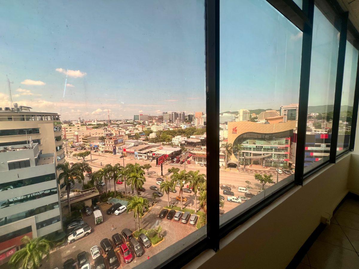 Vendo o Alquilo Oficina Executive Center, Guayas — imagen 4