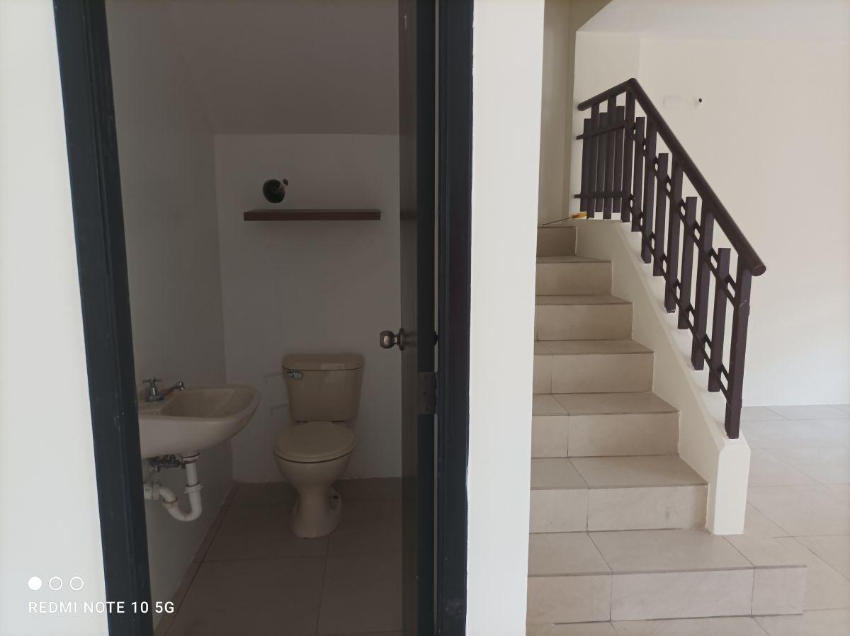 Urbanización La Rioja Vendo Casa Amplia, 3 Dorm., Cocina Grande, Área Social Piscina, Canchas, Guayas — imagen 5