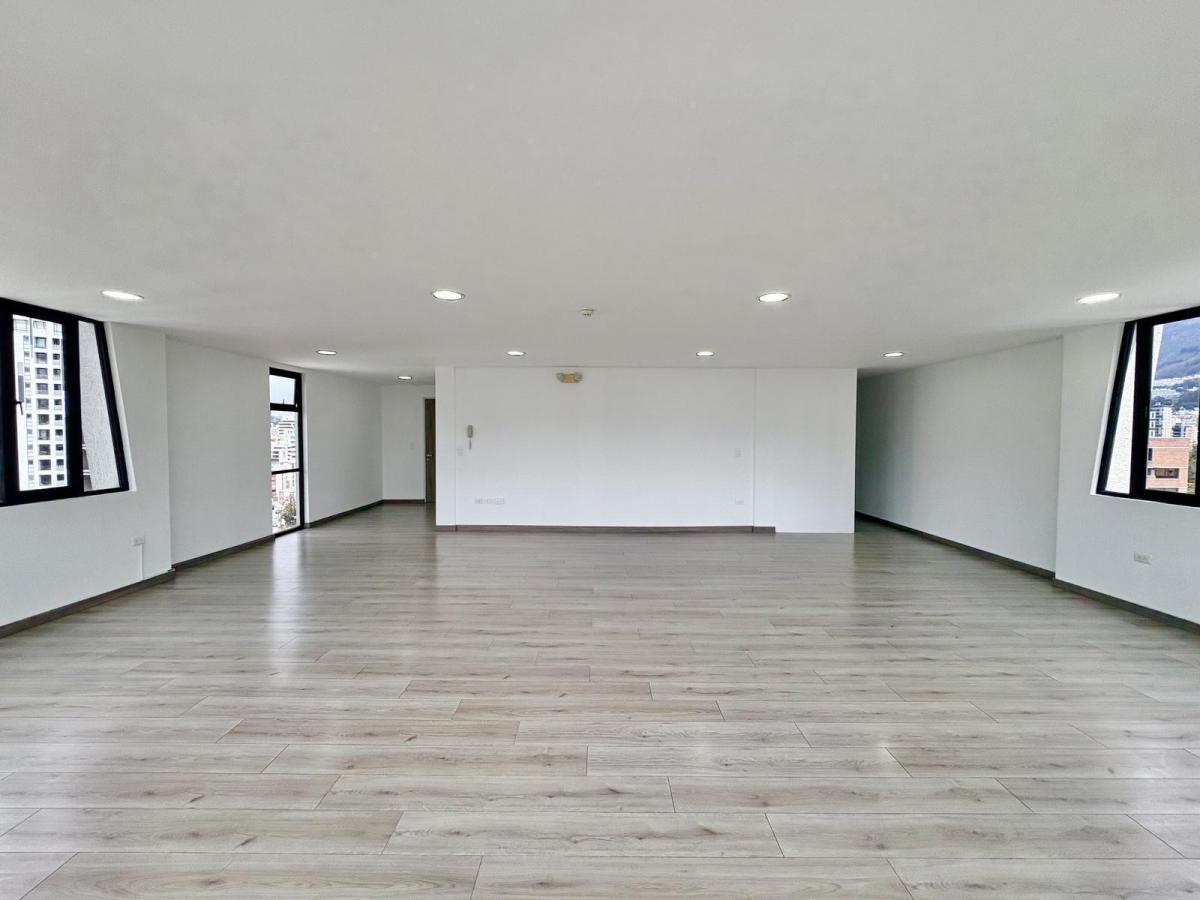 Oficina en Piso Alto de Venta en La Shyris y Eloy Alfaro Sector Carolina / Plaza Argentina — imagen 5